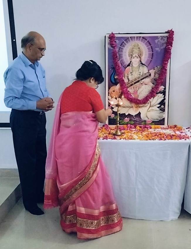 नवागंतुक नर्सिंग छात्र-छात्राओं को दी अनुशासन, लगन-मेहनत की सीख