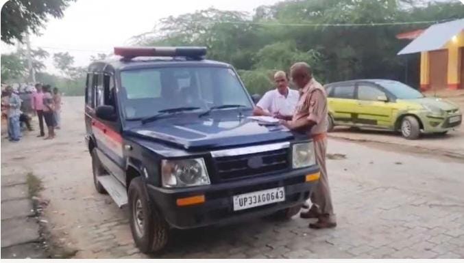 घर के बाहर मिला युवक का खून से लथपथ शव, परिजनों ने जताई हत्या की आशंका