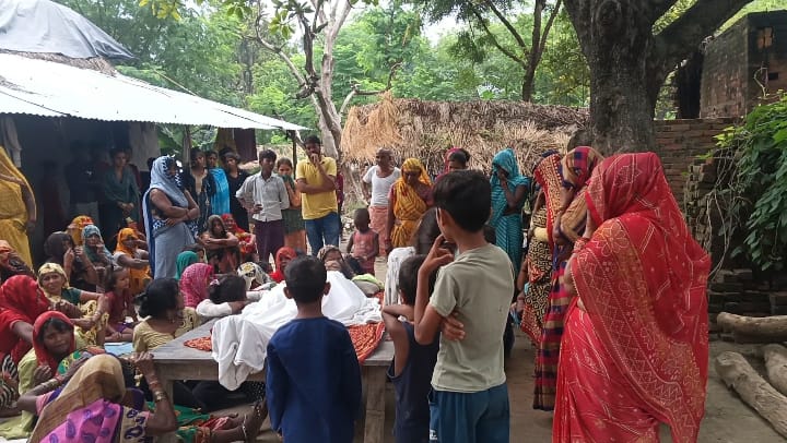 जिला अस्पताल में महिला की मौत परिजनों सहित जनप्रतिनिधियों ने अस्पताल पर लगाए लापरवाही के आरोप