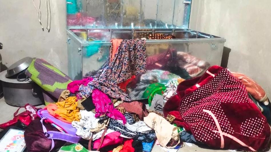 चोरों ने फिर एक घर को बनाया निशाना, नकदी,जेवर किए पार