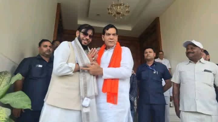 ऊंचाहार विधायक मनोज पाण्डेय के आवास पहुंचे ऊर्जा एवं नगर विकास मंत्री एके वर्मा हुआ भव्य स्वागत