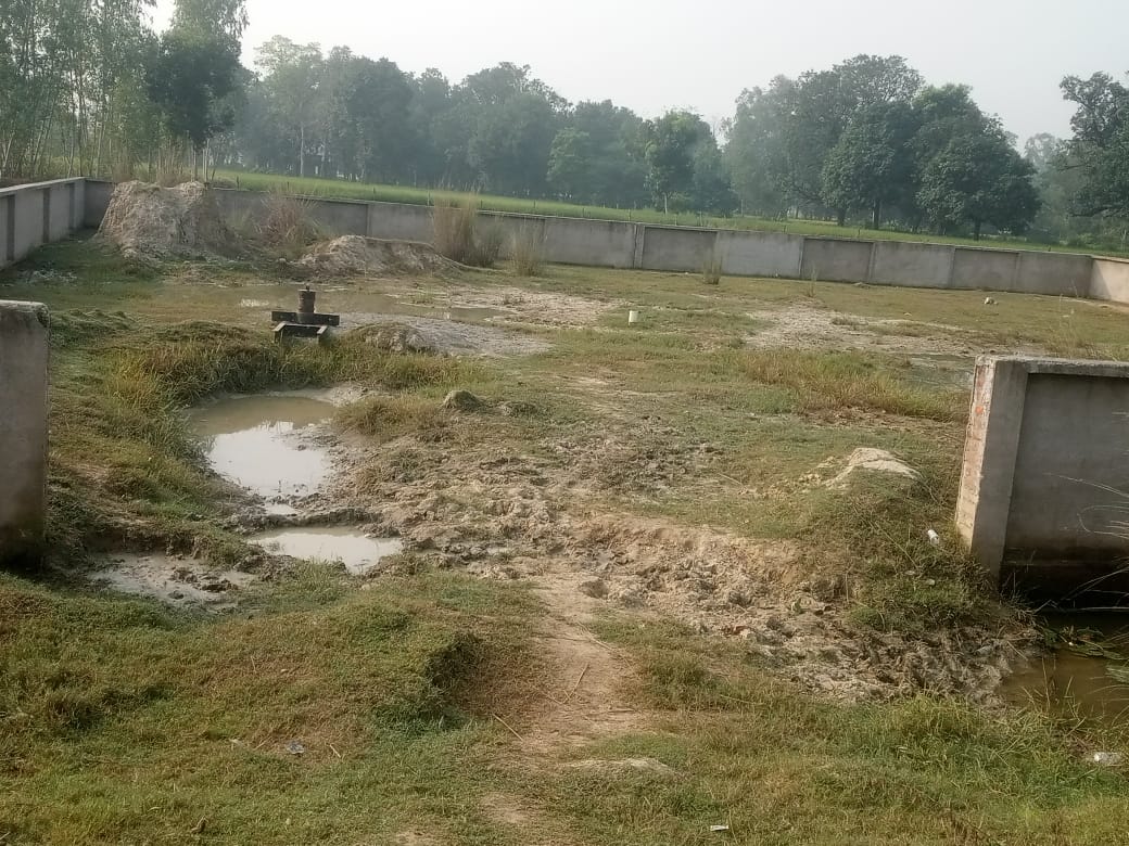 शासन की महत्वपूर्ण योजना जल जीवन मिशन हर घर नल हर घर जल गांवो में हुई फेल लाखों की लागत से नवनिर्मित पानी टंकियां पड़ी अधूरी