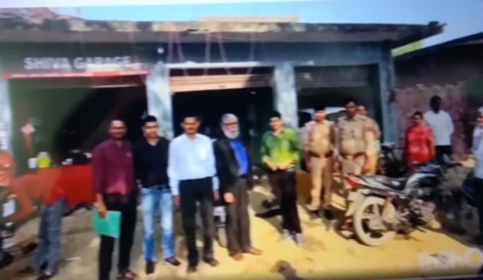 जिला अधिकारी हर्षिता माथुर के निर्देश पर बाल श्रम उन्मूलन अभियान के तहत की गई कार्रवाई