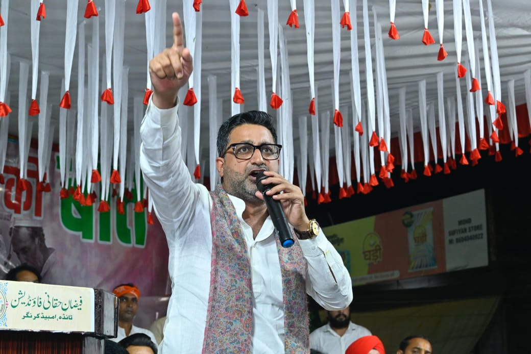 अल्पसंख्यक कल्याण राज्य मंत्री दानिश आज़ाद अंसारी ने टांडा में किया बुनकर समाज से संवाद