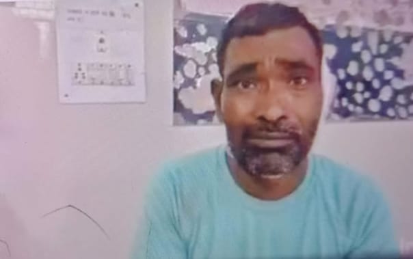 दोस्त की जानकारी लेने पर लाठी डंडों से पीटा