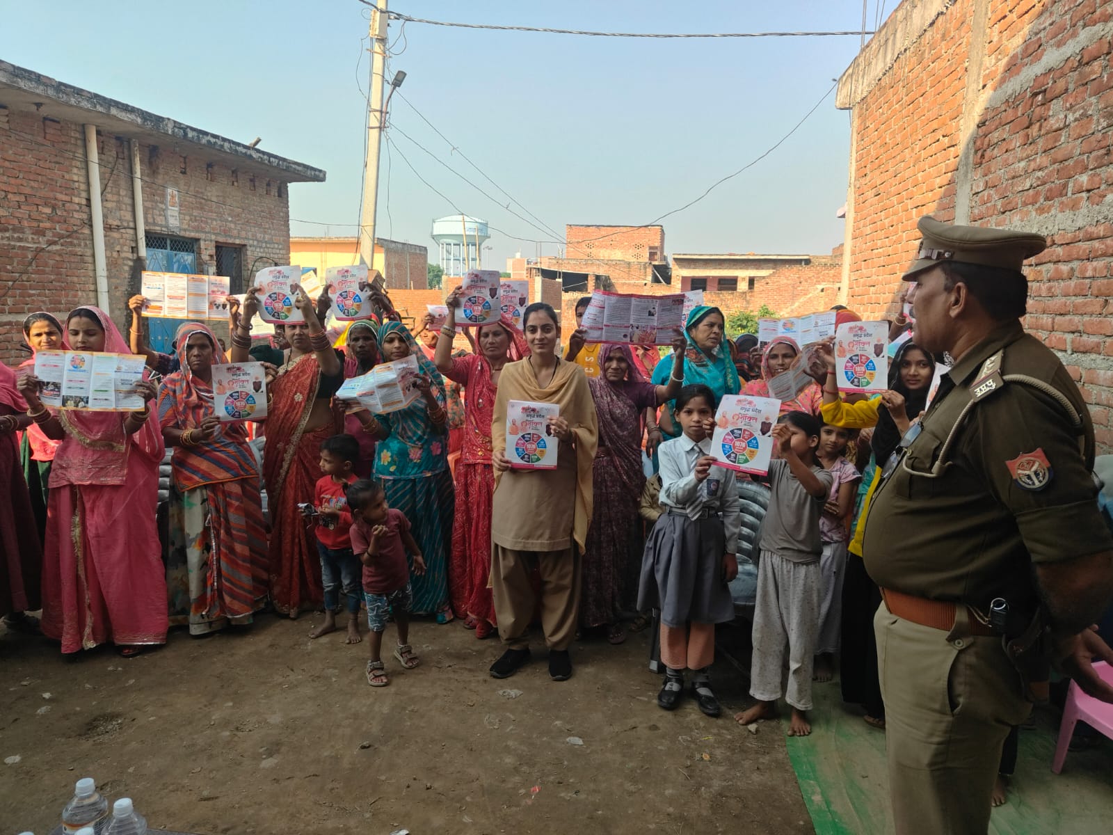 अभियान मिशन शक्ति 0.5 के तहत पुलिस ने छात्राओं महिलाओं को किया जागरूक