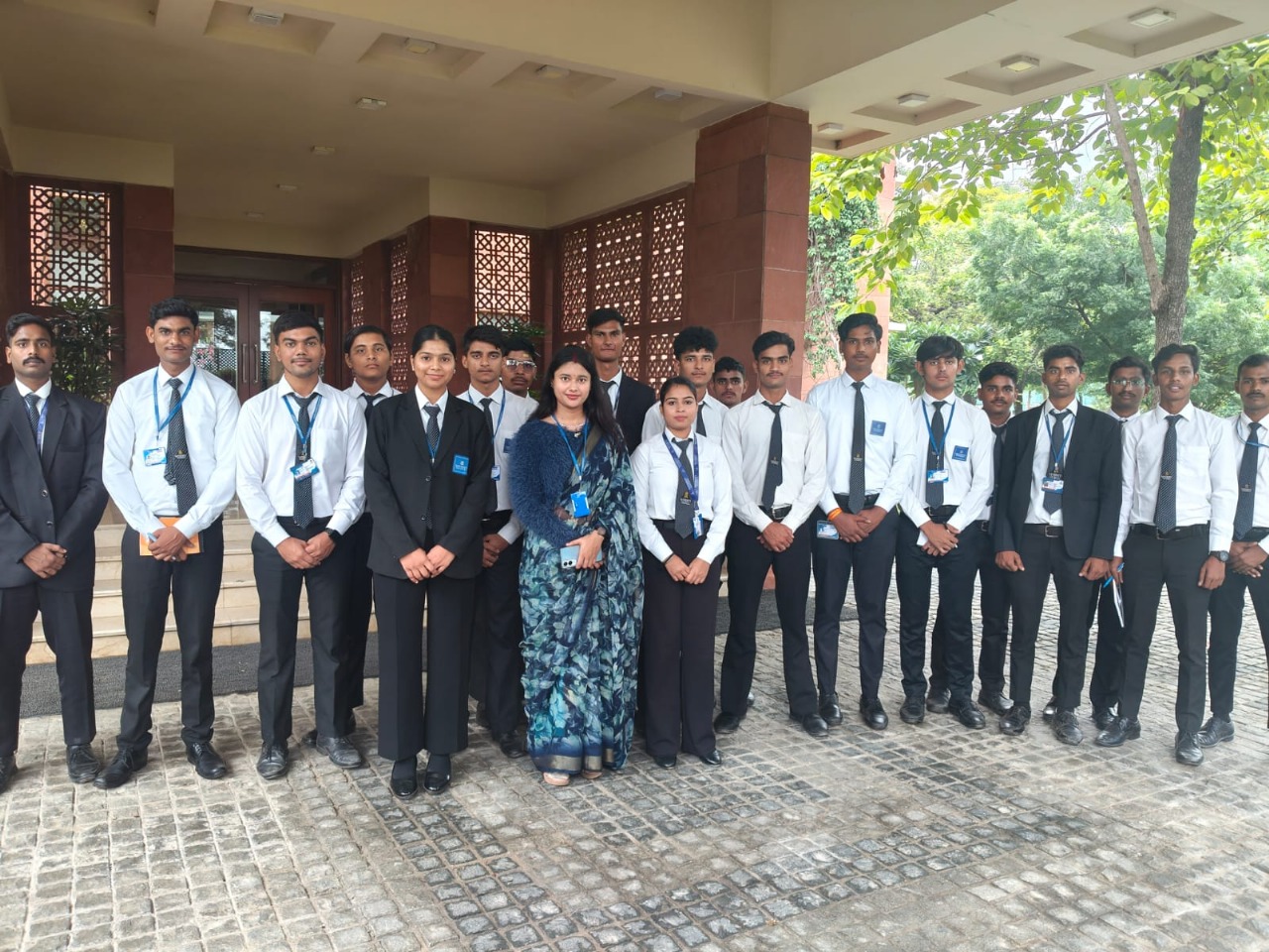 संस्कृति होटल मैनेजमेंट के विद्यार्थियों ने जेपी होटल का किया शैक्षिक भ्रमण