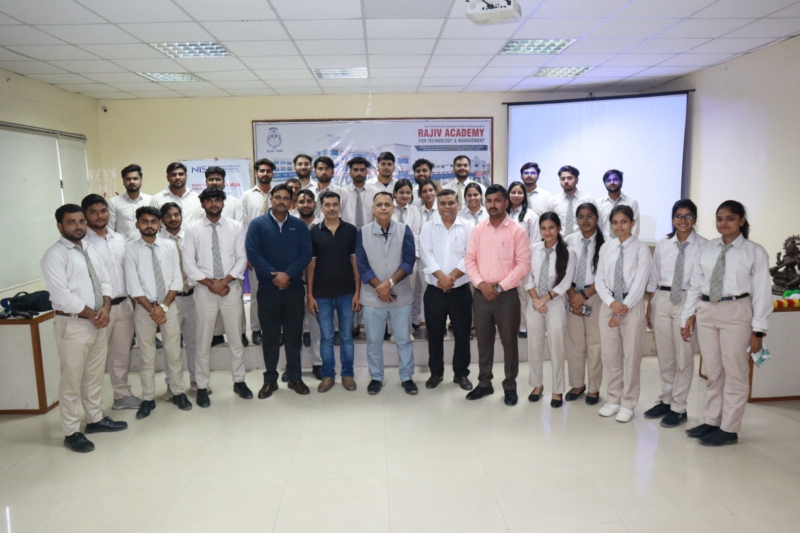 राजीव एकेडमी में वित्तीय साक्षरता पर हुई दो दिवसीय वर्कशॉप