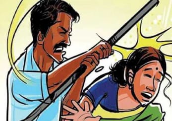 दबंगों पर गाली गलौज़ कर घर पर धावा का आरोप