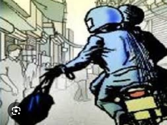 बस स्टेशन पर तीन युवकों ने की लूट, मोबाइल, नगदी और सोने की चेन छीनी पुलिस ने दो आरोपियों, को किया गिरफ्तार