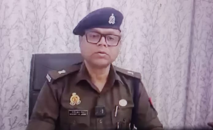गौ तस्करों की गिरफ्तारी के बाद अपर पुलिस अधीक्षक संजीव सिन्हा ने दी जानकारी