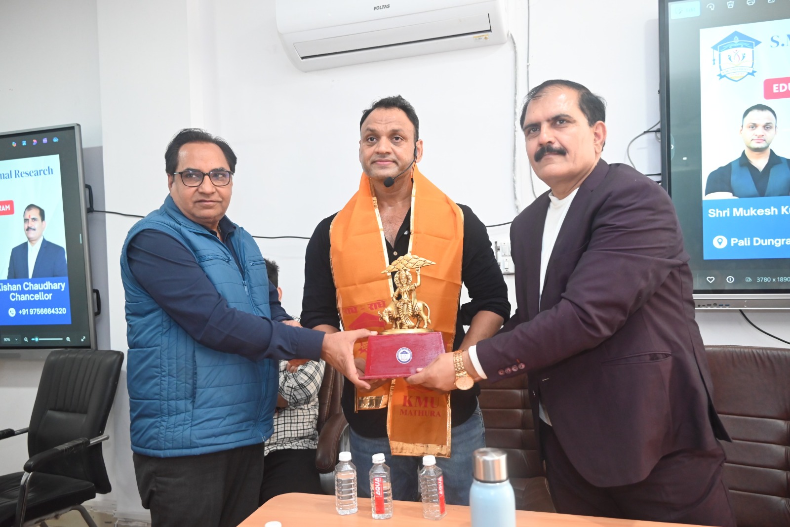 केएम विश्वविद्यालय में हुआ शैक्षिक उत्कृष्टता और कैरियर ओरिएंटेशन प्रोग्राम