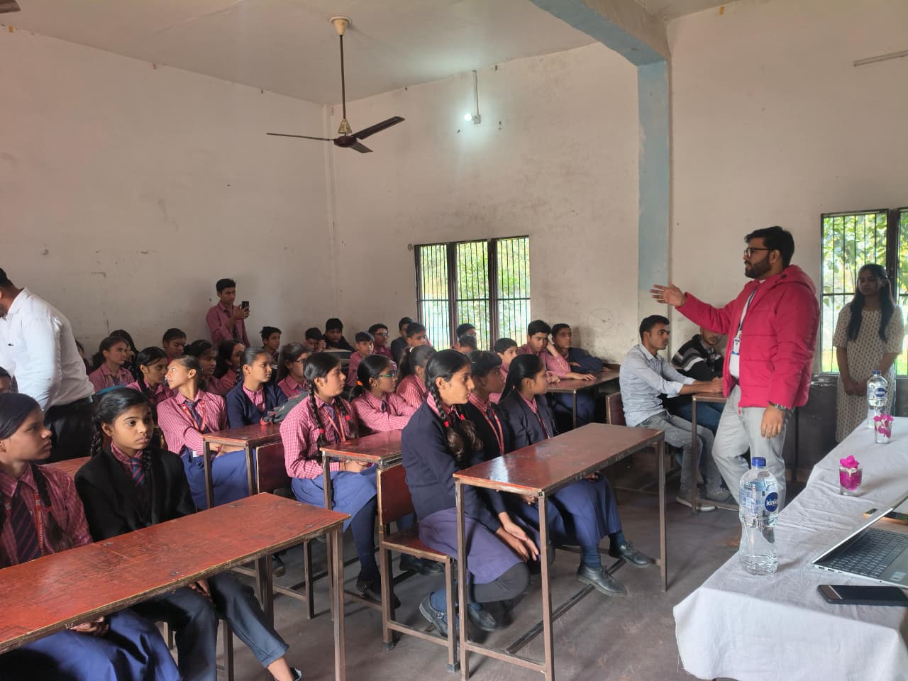 संस्कृति के स्कूल आफ एजूकेशन विभाग ने एड्स के प्रति किया जागरूक