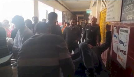 सिविल डिफेंस ने अपने स्थापना दिवस के साप्ताहिक कार्यक्रम के अंतर्गत जिला कारागार में कैदियों के लिए वस्त्र आदि वितरित किए