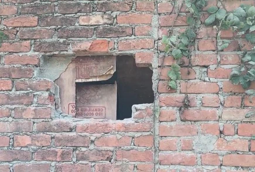 शराब की दुकान में नकब लगाकर लाखों की चोरी