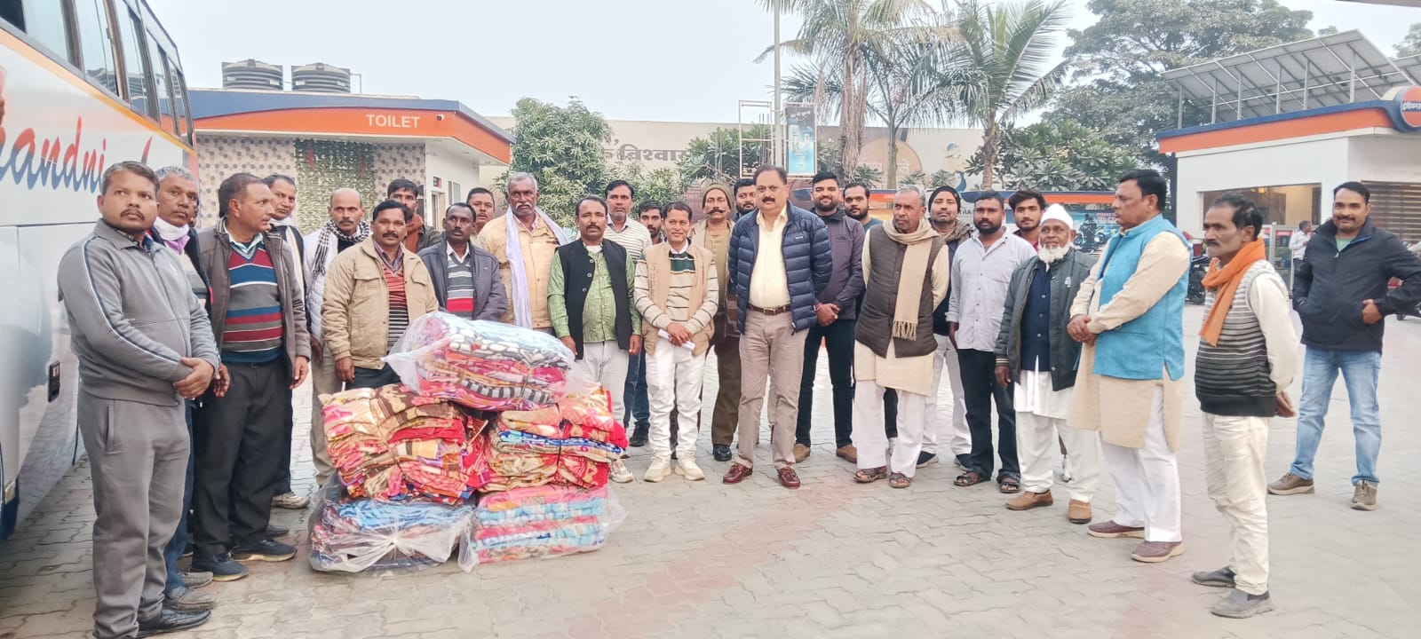 ऊंचाहार से बड़ी संख्या में कांग्रेस के कार्यकर्ता वोट चोर गद्दी छोड़ो की रैली को लेकर दिल्ली रवाना