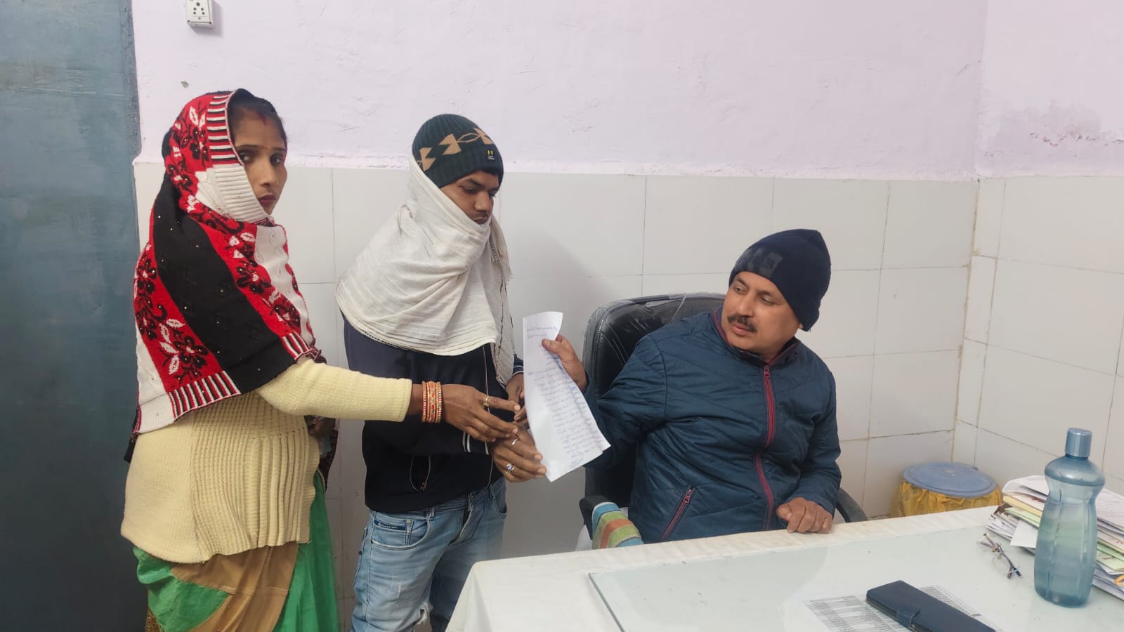 आयुष्मान कार्ड बनवाने हेतु ऊंचाहार सीएचसी में मांगे चार हजार पीड़ित ने लगाया आरोप