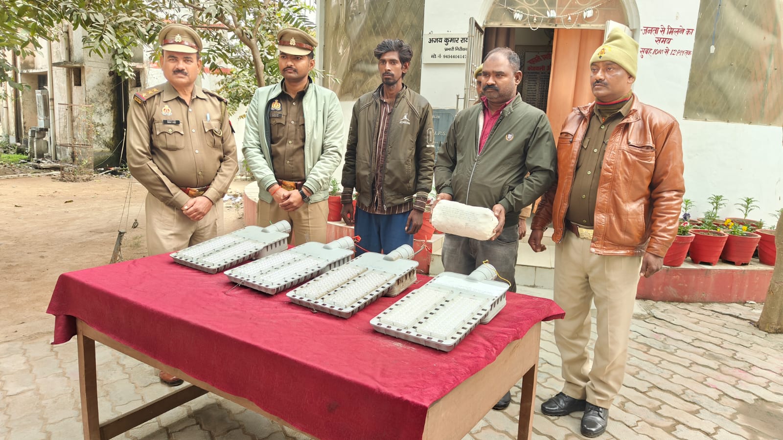 स्ट्रीट लाइट चोरी कांड का पर्दाफाश