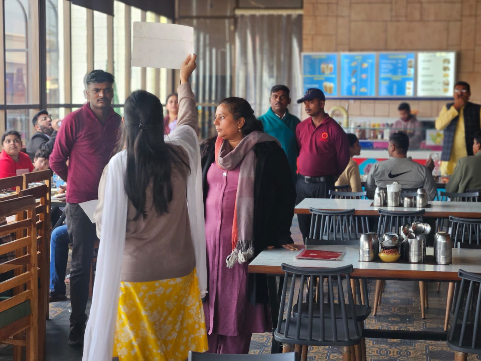 क्रिसमस पर खाद्य विभाग की बड़ी कार्रवाई: ऊंचाहार से सलोन तक चला ‘फूड सेफ्टी ऑन व्हील्स’ का जागरूकता रथ