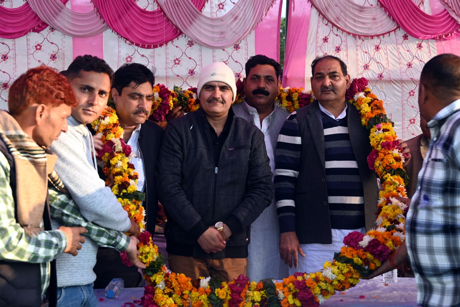 जिला पंचायत अध्यक्ष ने 25 लाख से बनने वाली सीसी सड़क निर्माण का किया शिलान्यास