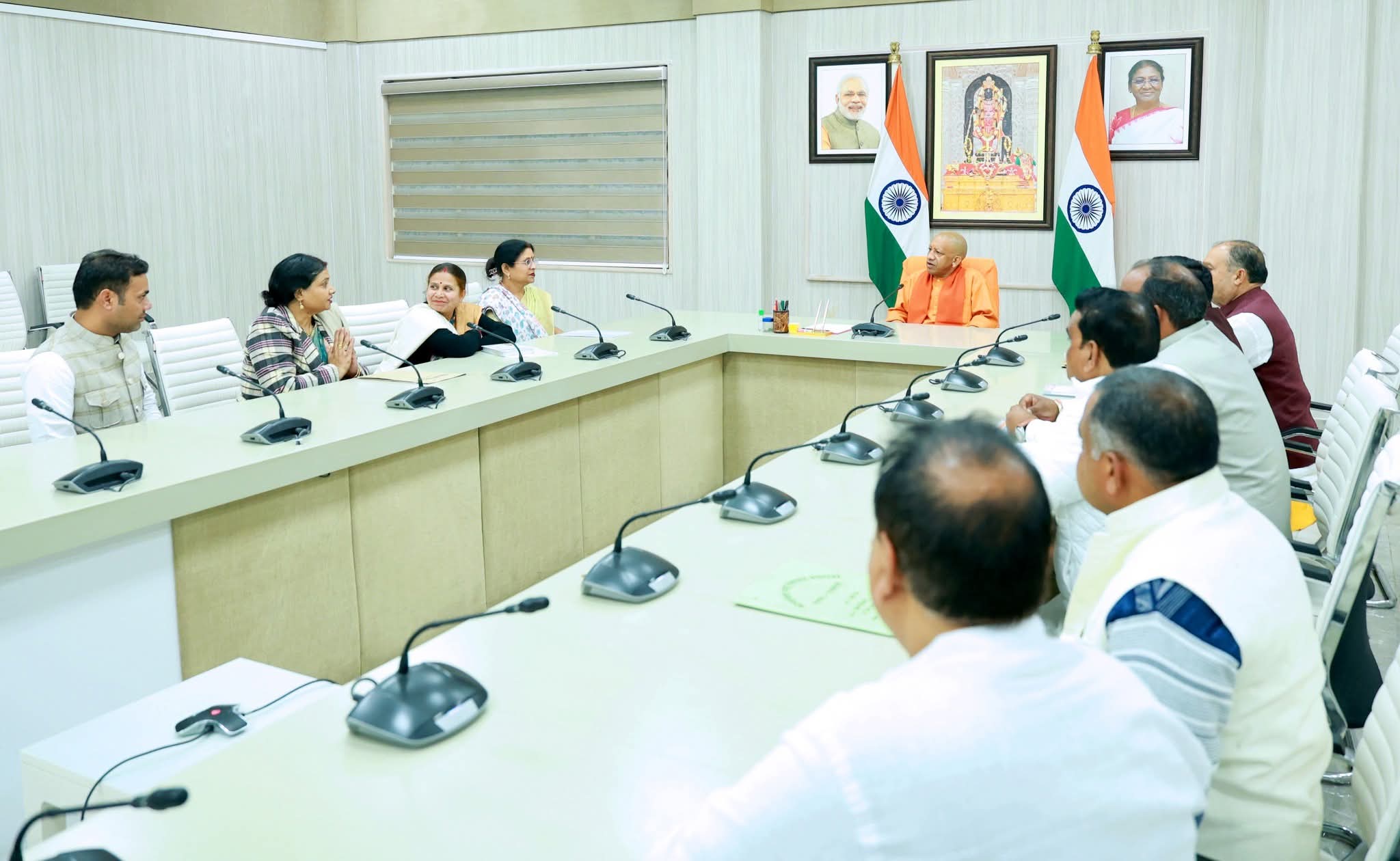 उत्तर प्रदेश मुख्यमंत्री योगी आदित्यनाथ से मिली ऊंचाहार चेयरमैन सौंपा विकास का खाका मुख्यमंत्री ने जताई सहमति