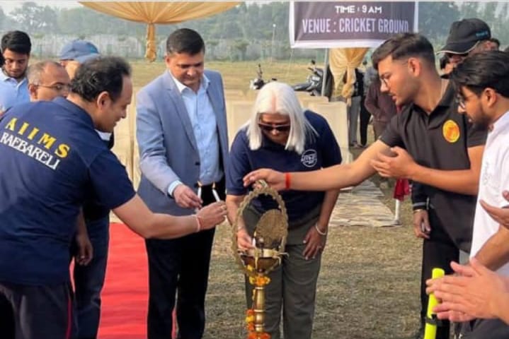 एफ़िनिटी 2025 ने AIIMS रायबरेली में महोत्सव में चार चांद लगाने वाली सेलिब्रिटी प्रस्तुतियां भी रही जिन्होंने राष्ट्रीय स्तर पर ध्यान आकर्षित किया