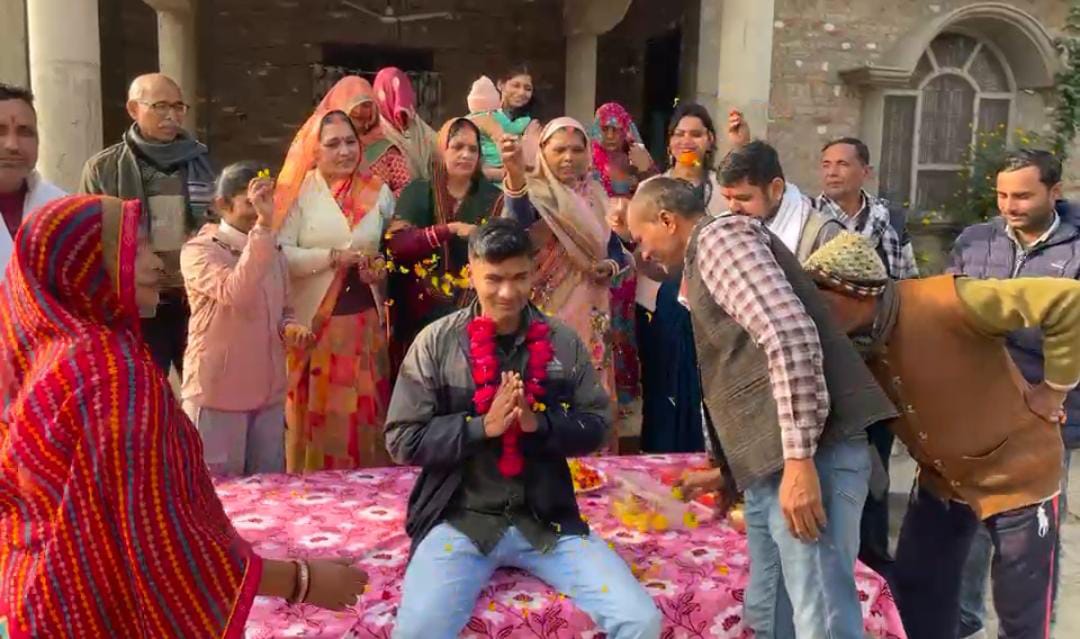 शशांक मिश्र का भारतीय सेना में चयन गांव में जश्न का महोल