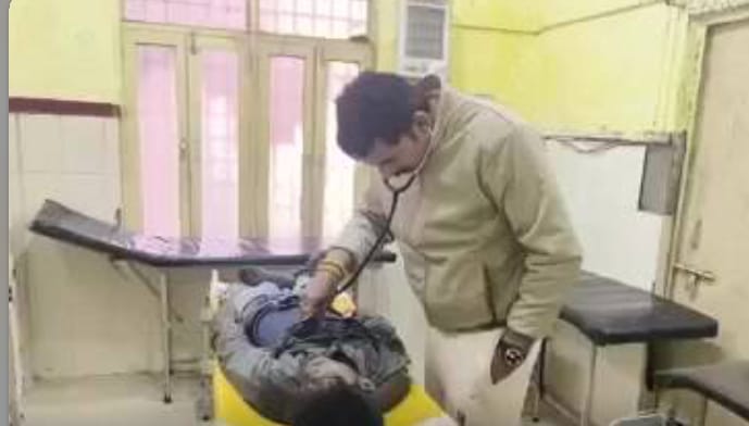 सड़क हादसे में पिकअप चालक समेत दो की मौत