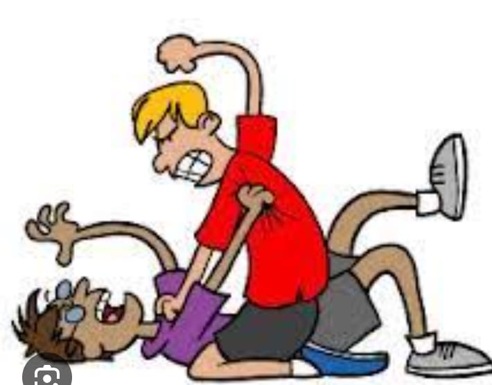 पेड़ काटने के विरोध करने पर दबंगों ने दंपति को पीटकर किया घायल