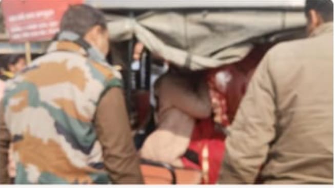 तेज रफ्तार ट्रक ने मारी ई-रिक्शा को टक्कर दो गंभीर रूप से घायल