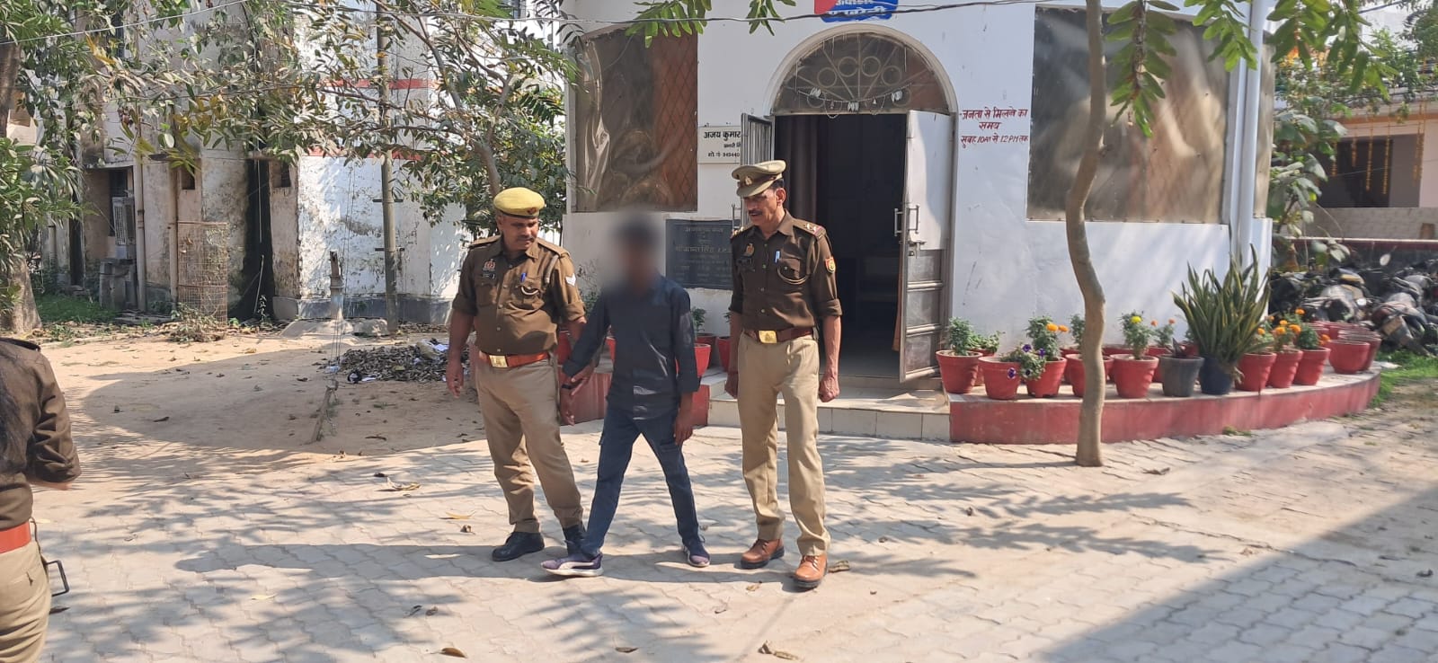 नाबालिग लड़की को बहला-फुसलाकर भगाने का आरोपी गिरफ्तार