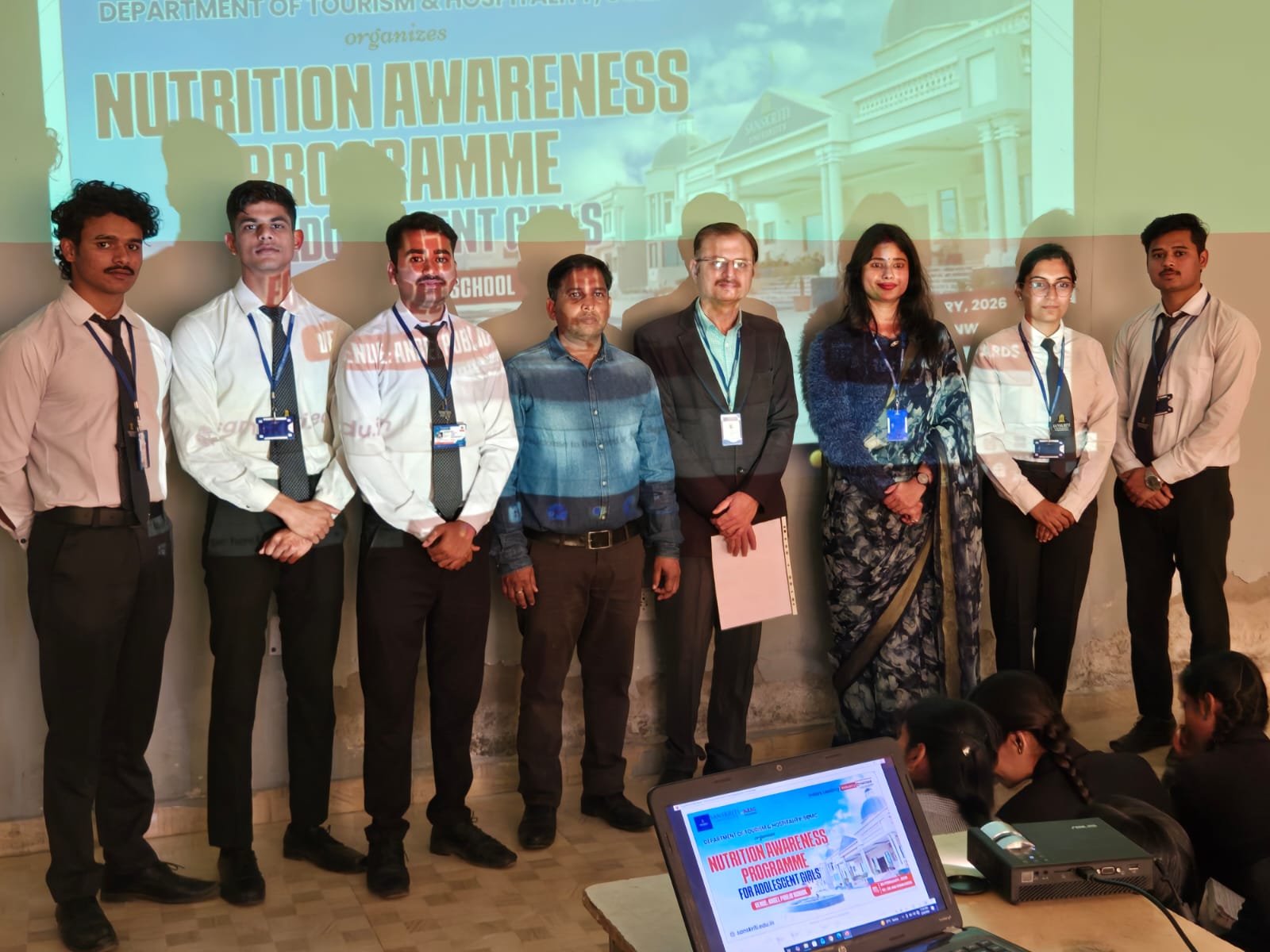 संस्कृति विवि के शिक्षकों ने स्कूली छात्राओं को भोजन के प्रति किया जागरूक